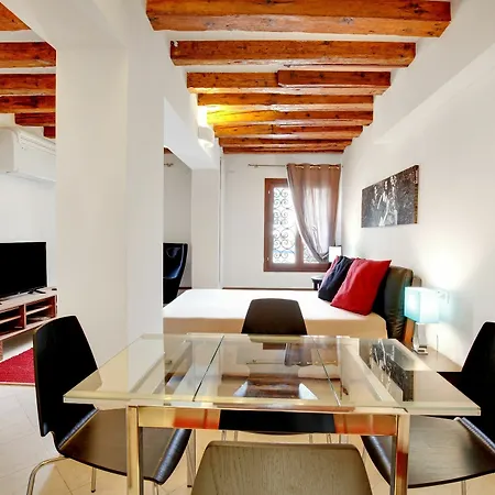 Apartment Venetian Grand Canal