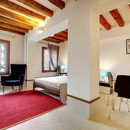 Venetian Grand Canal Apartment